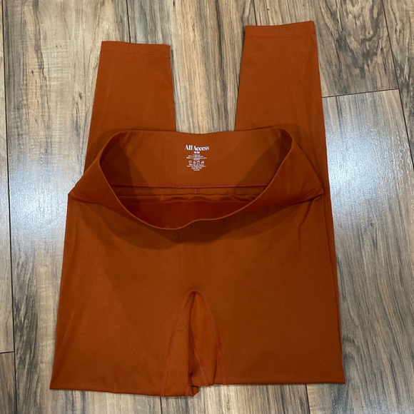 All access leggings, size medium Burnt orange color gently used ￼ - Picture 2 of 4